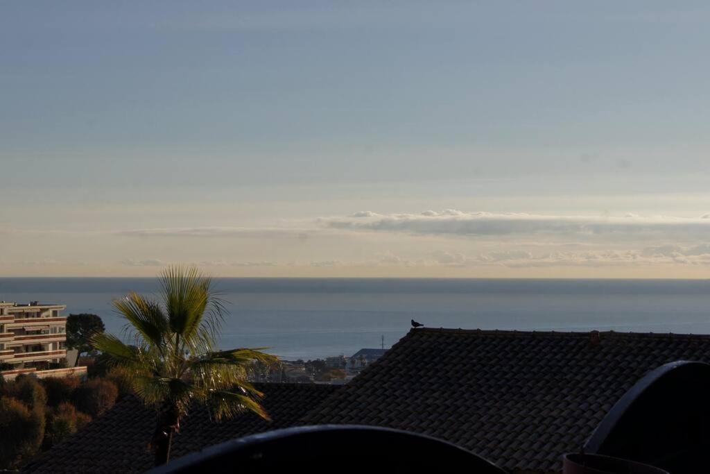 Charmant 2P Au Calme, Jardin, Piscine, Vue Panoramique Et Stationnement 빌뇌브루베 외부 사진